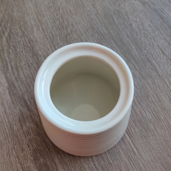 White Decorative Honey Pot with Wooden Dipper and Lid - Picture 9 of 10